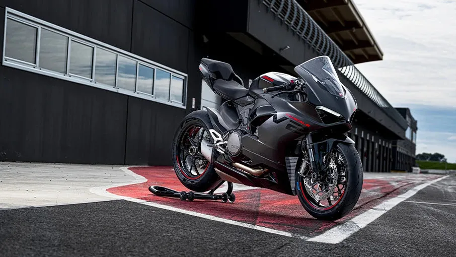 2025 Ducati Panigale V2 Black