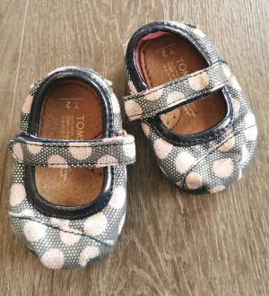 BABY GIRL SIZE 2 (0/6 MONTHS) - TINY TOMS, Soft Ballet Shoes EUC B13