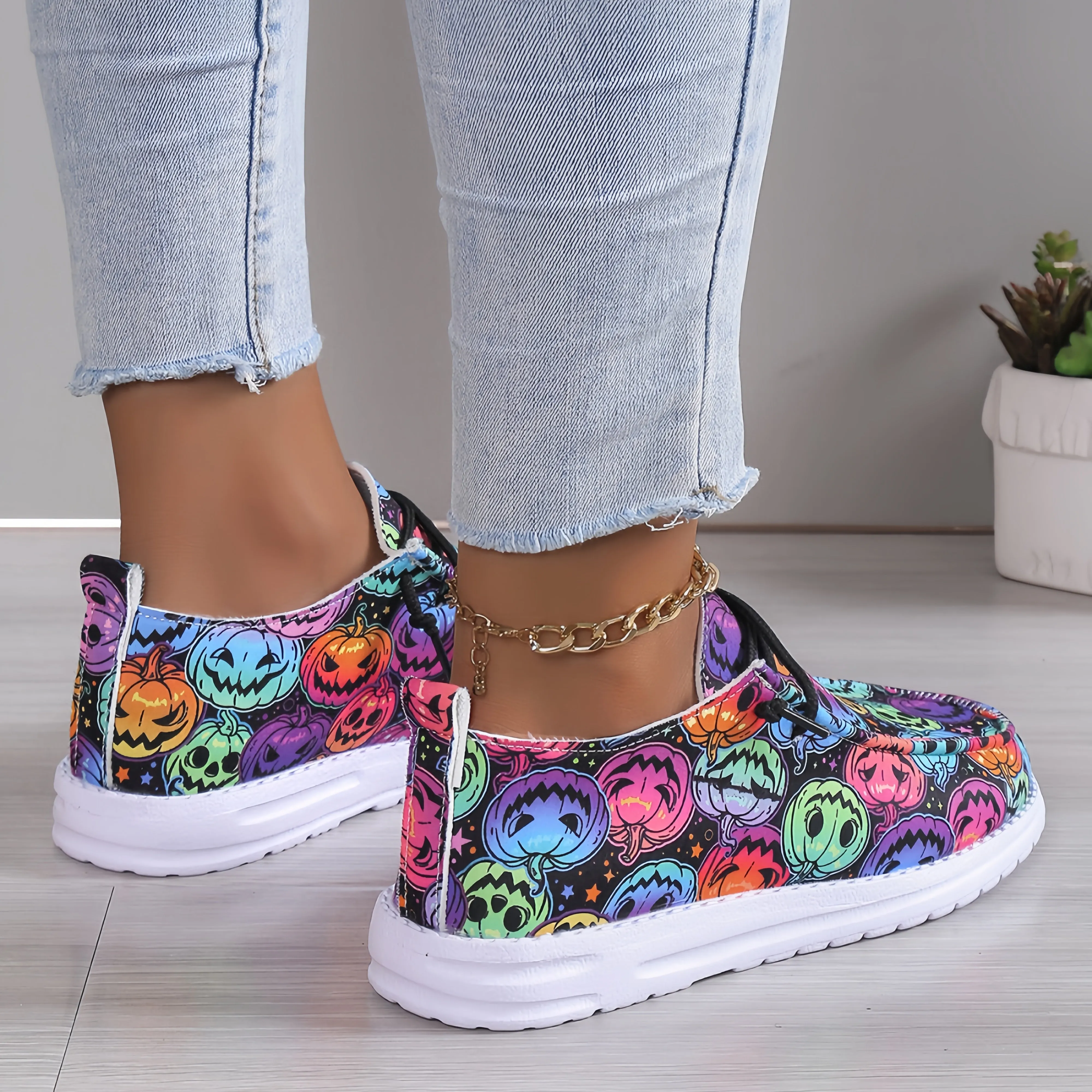 Betterthy Women's Halloween Pumpkin Print Canvas Low Top Sneakers