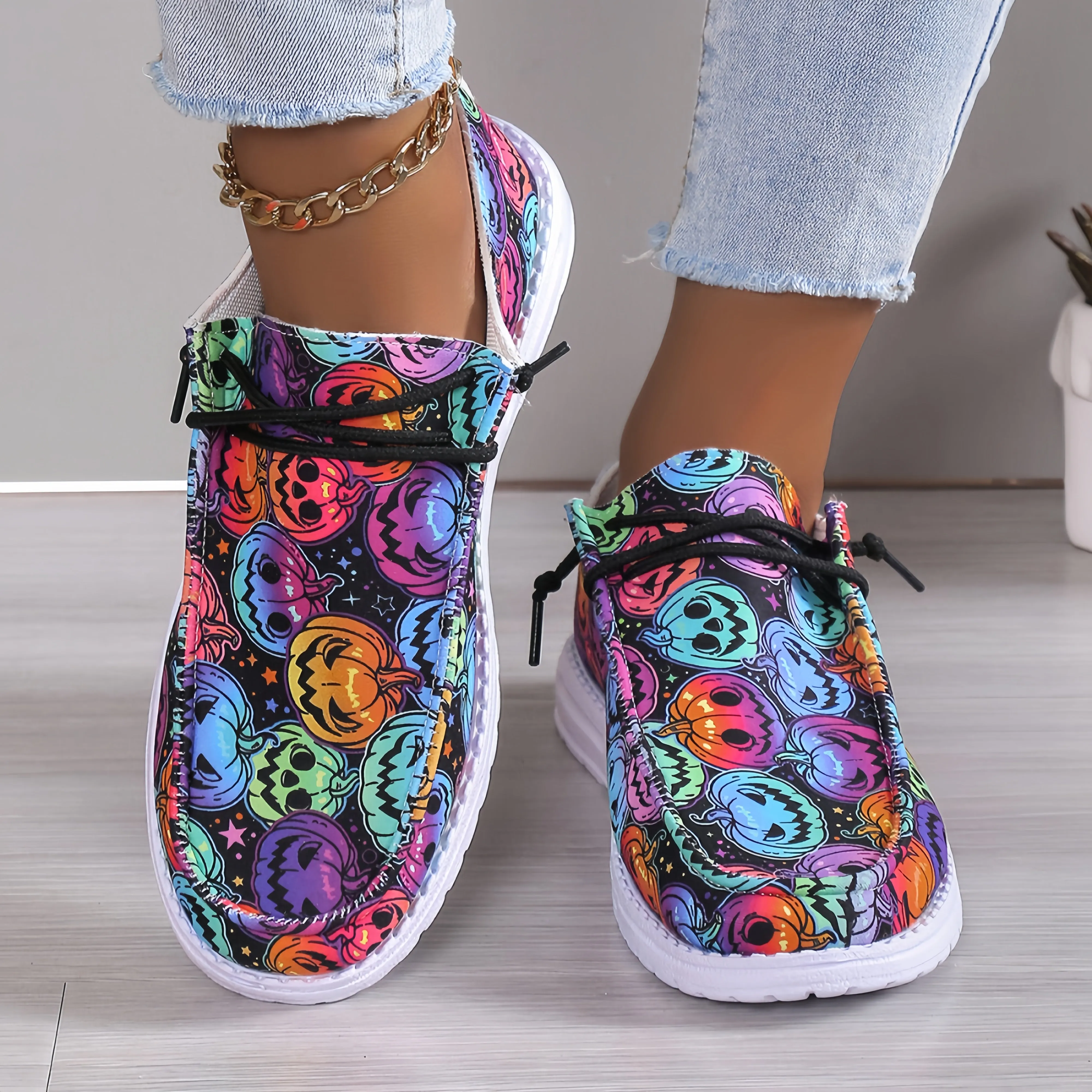 Betterthy Women's Halloween Pumpkin Print Canvas Low Top Sneakers