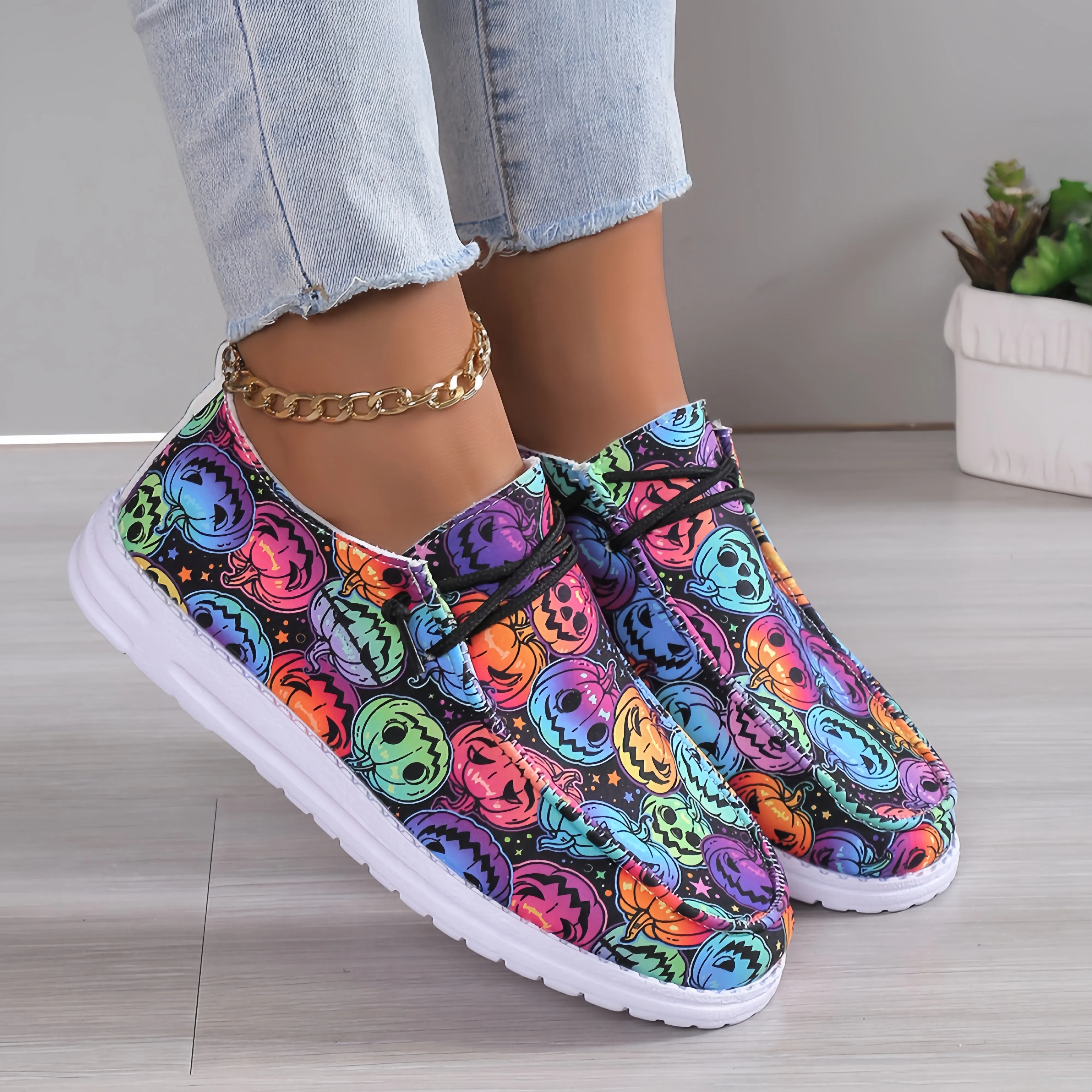 Betterthy Women's Halloween Pumpkin Print Canvas Low Top Sneakers