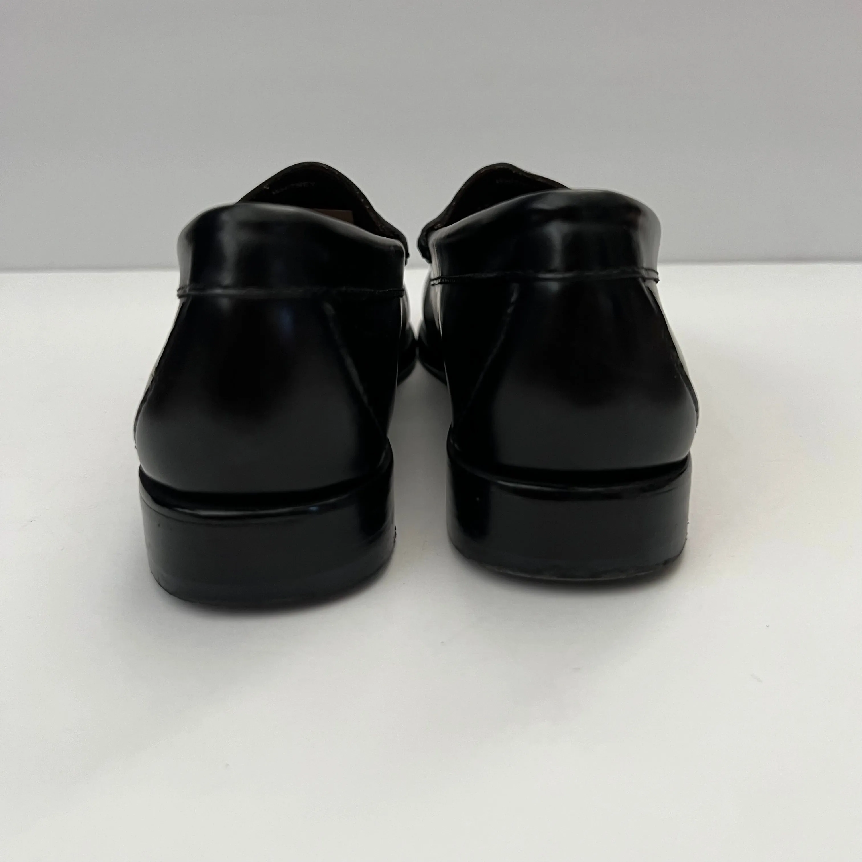 G.H.Bass. Whitney Weejuns Loafer in Black