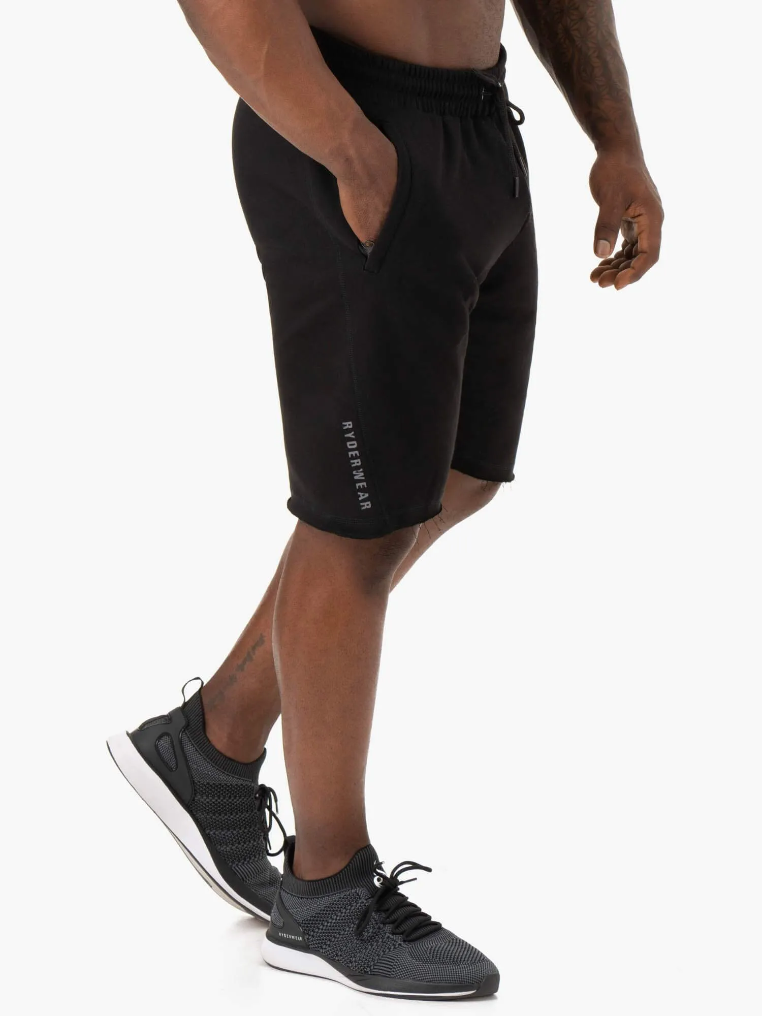 Iron Track Shorts - Black