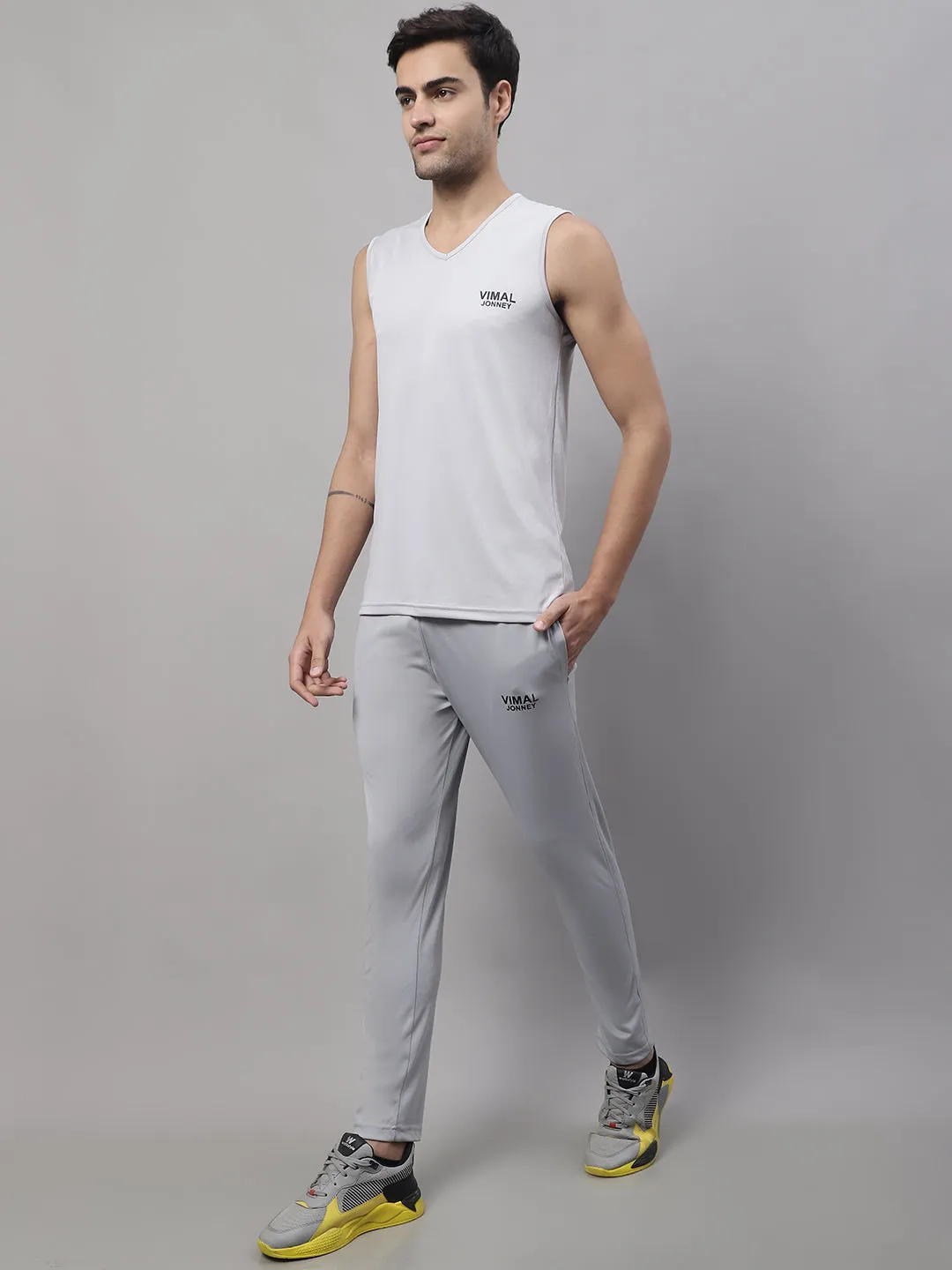 Vimal Jonney Light Grey Dryfit Lycra Solid Co-ord Set Tracksuit For Men(Zip On 1 Side Pocket)