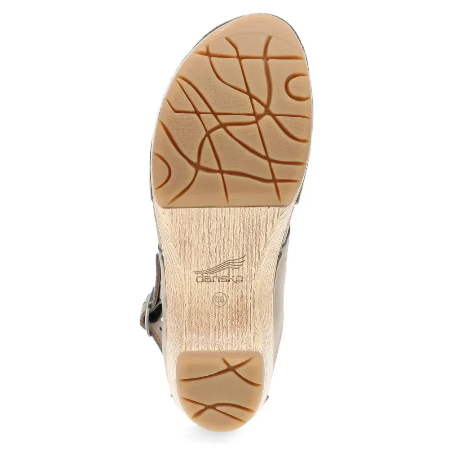 WOMEN'S DANSKO LUCIA 2218641400 COLOR: TAN PULLUP OILED MARY JANE